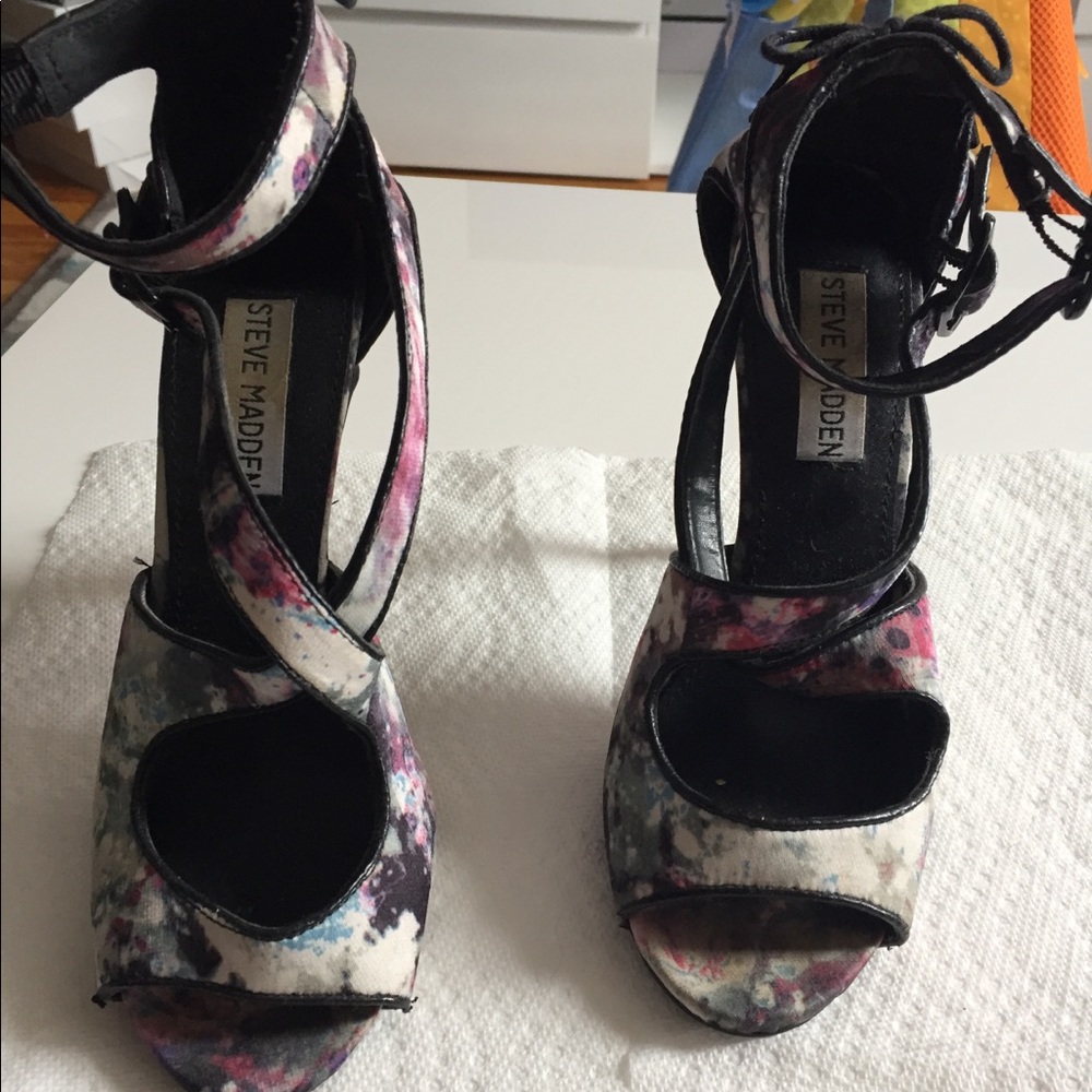 Shoes - Picture 2 of 5